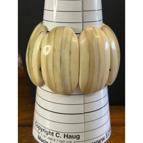 Women's fabulous bone stretch Bracelet One Size Beige - Picture 6 of 8